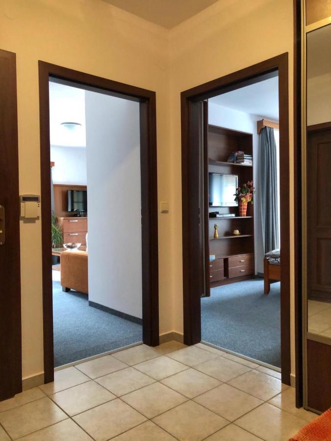 רוז'ומברוק Apartman Renata 10 מראה חיצוני תמונה