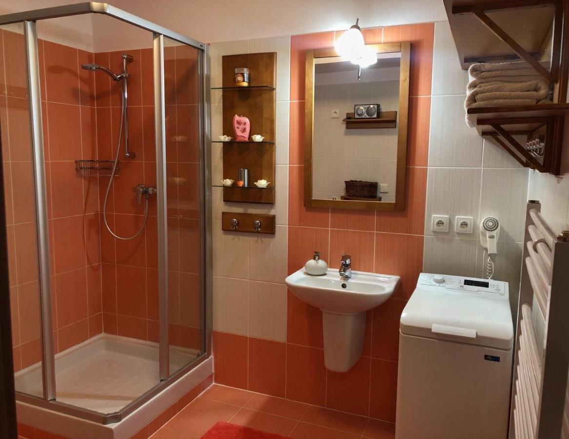 רוז'ומברוק Apartman Renata 10 מראה חיצוני תמונה